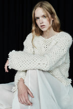 Lade das Bild in den Galerie-Viewer, Makramee Strickpullover