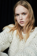 Lade das Bild in den Galerie-Viewer, Makramee Strickpullover
